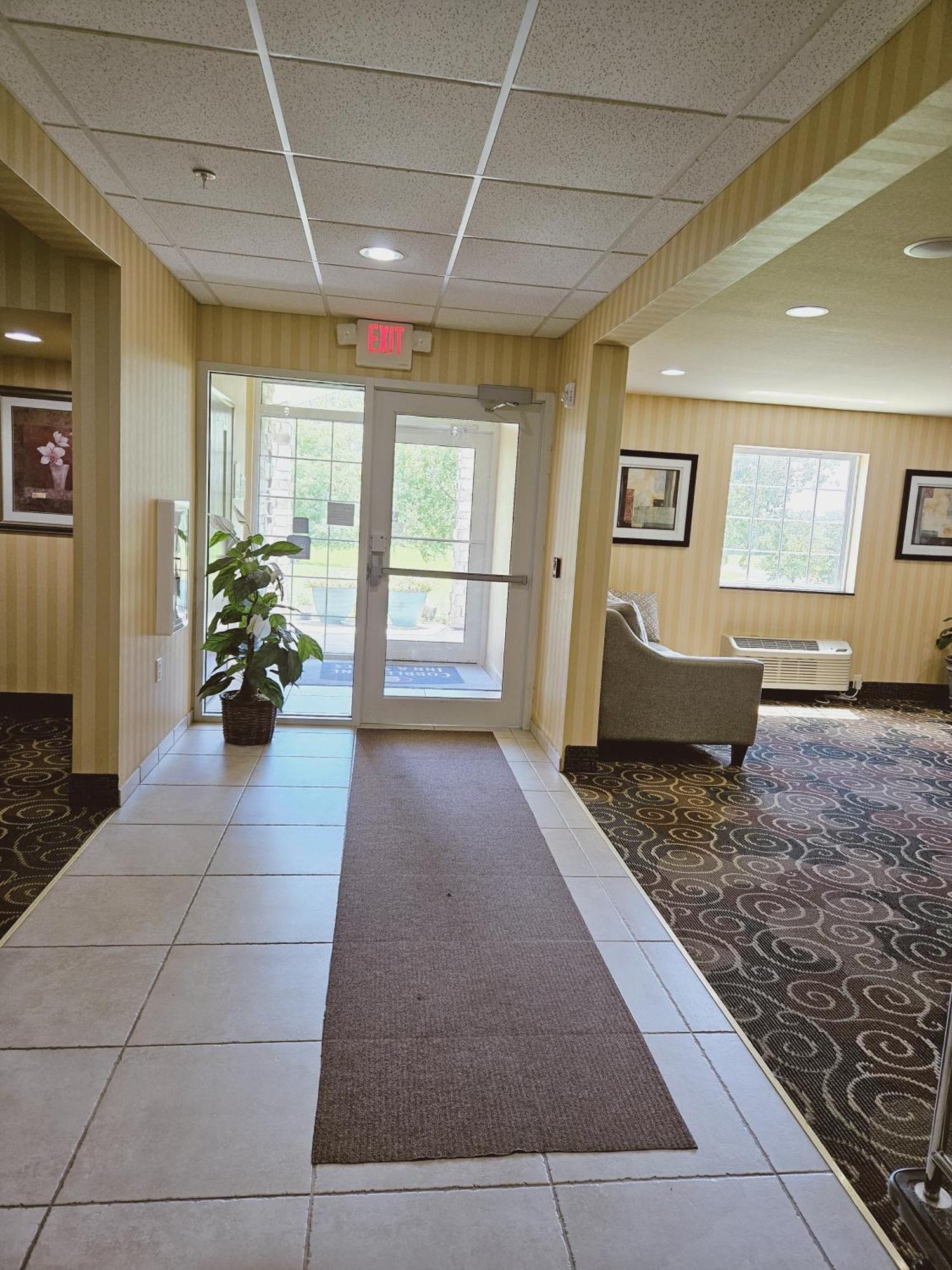 Cobblestone Inn & Suites - Bloomfield Εξωτερικό φωτογραφία