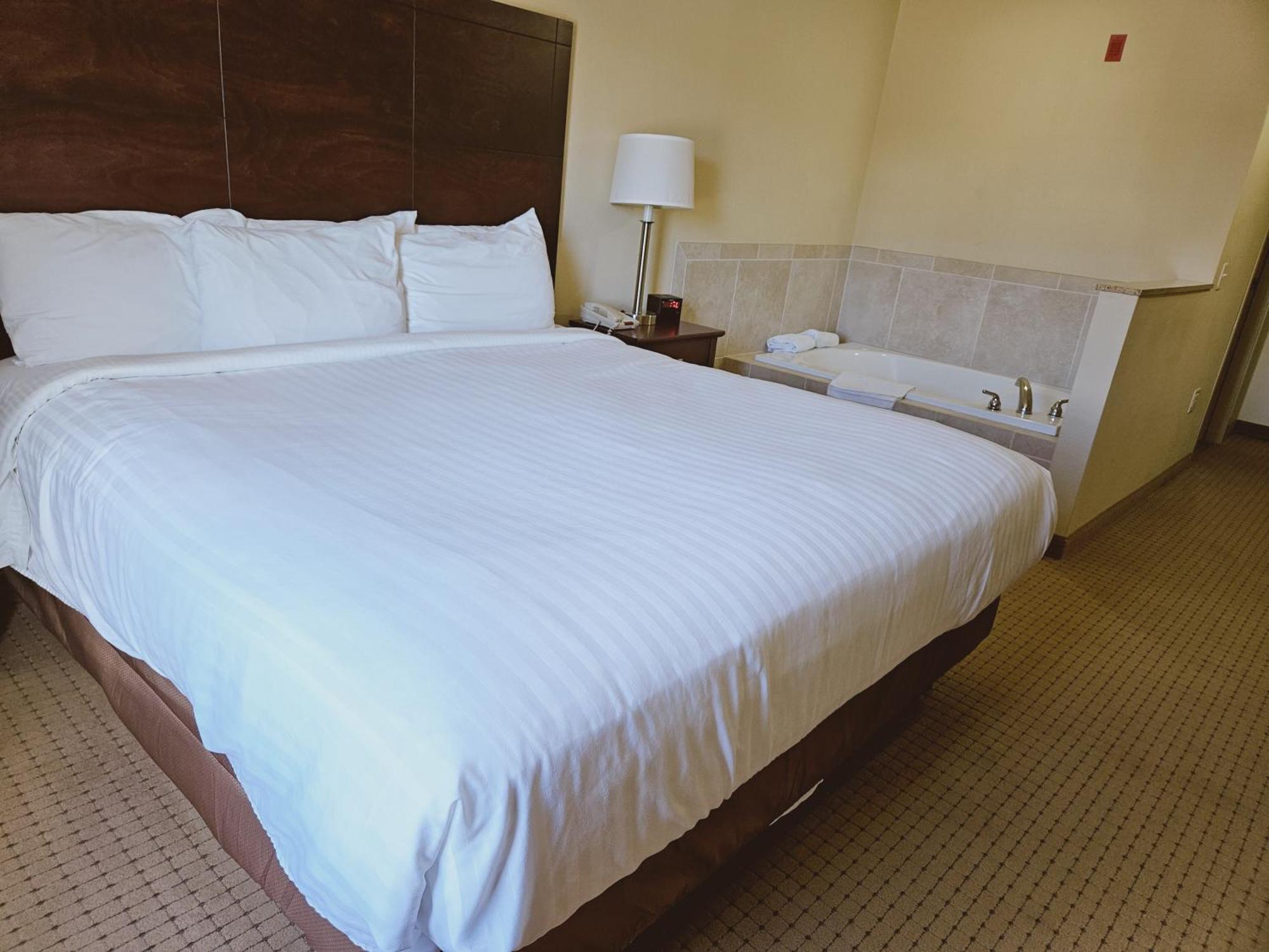 Cobblestone Inn & Suites - Bloomfield Εξωτερικό φωτογραφία