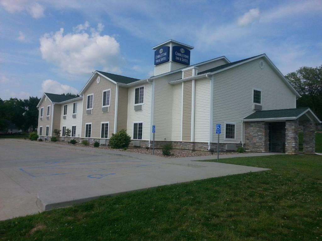 Cobblestone Inn & Suites - Bloomfield Εξωτερικό φωτογραφία
