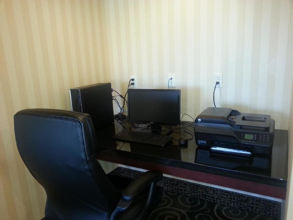 Cobblestone Inn & Suites - Bloomfield Εξωτερικό φωτογραφία