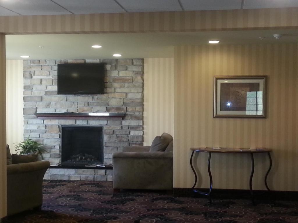 Cobblestone Inn & Suites - Bloomfield Εξωτερικό φωτογραφία