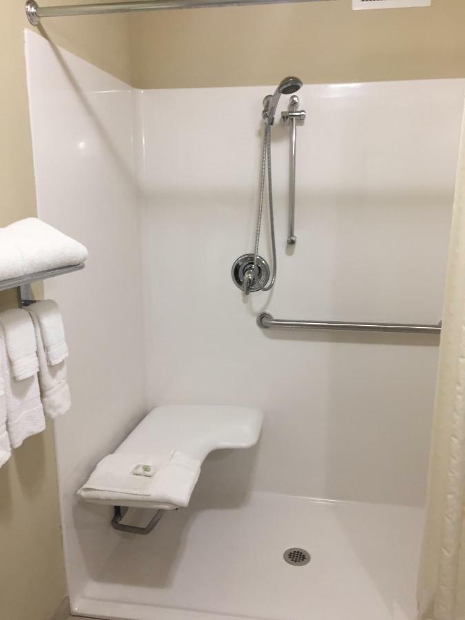 Cobblestone Inn & Suites - Bloomfield Εξωτερικό φωτογραφία